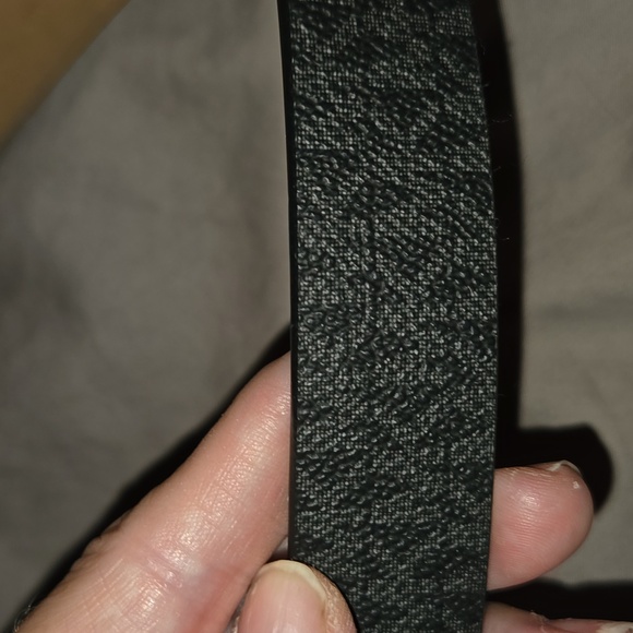 Michael Kors l/XL belt with attached pouches NWT - Picture 2 of 5